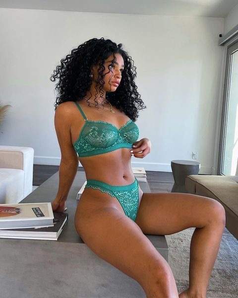 Serra İstanbul Escort